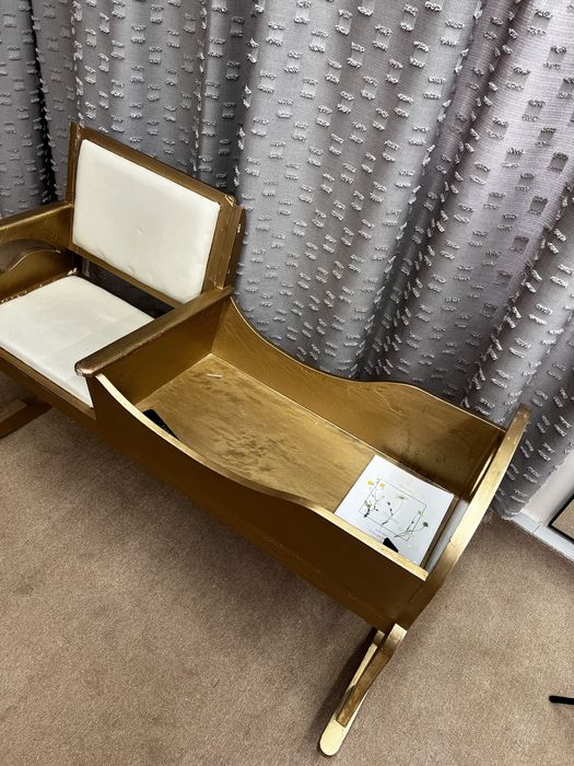 Продаем деревянную колыбельку