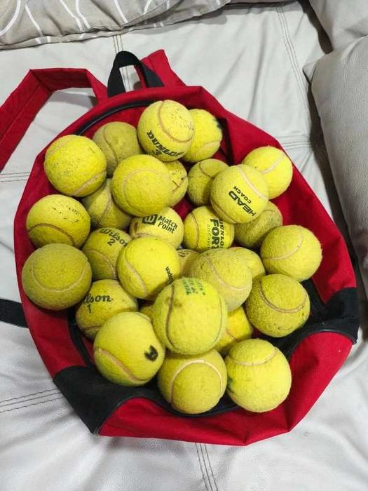 Mingi tenis de cimp !