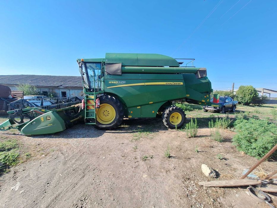Combina John Deere W440