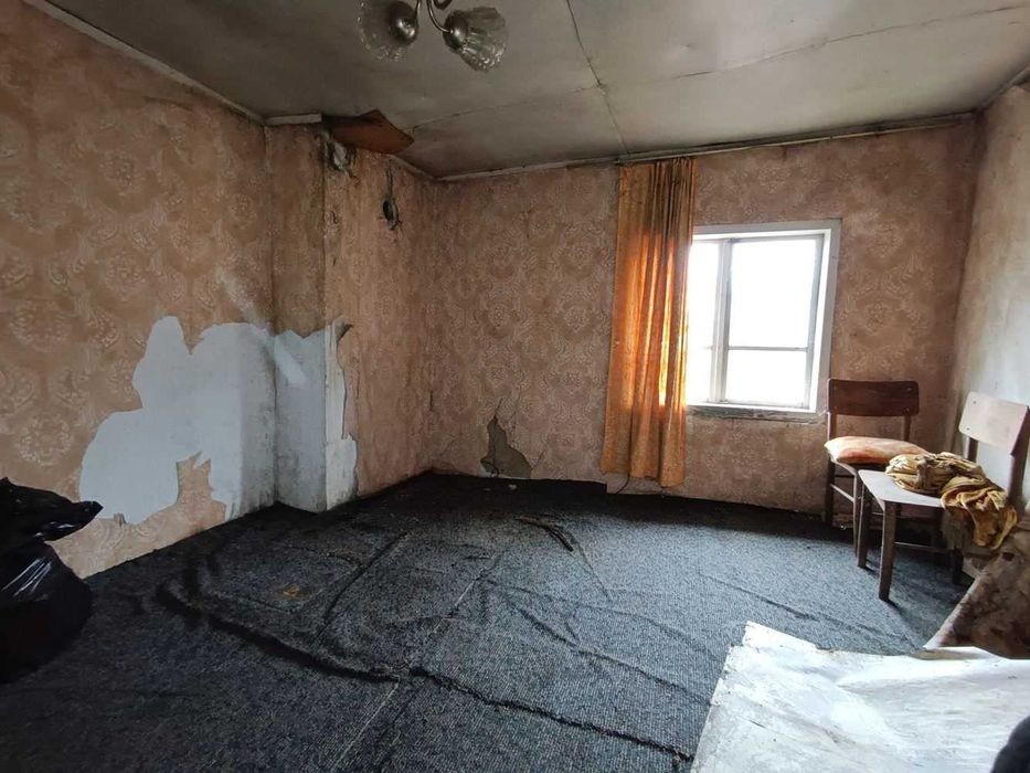 Двуетажна къща в село Драгижево