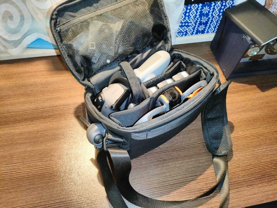 DJI Avata 2 fly more combo + RC controller 3