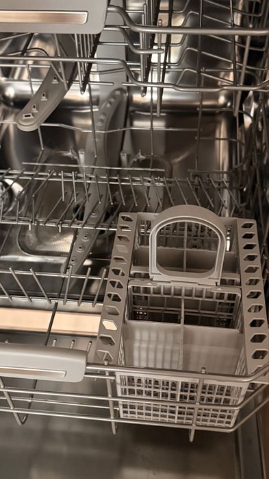 Продавам съдомиялна Hotpoint