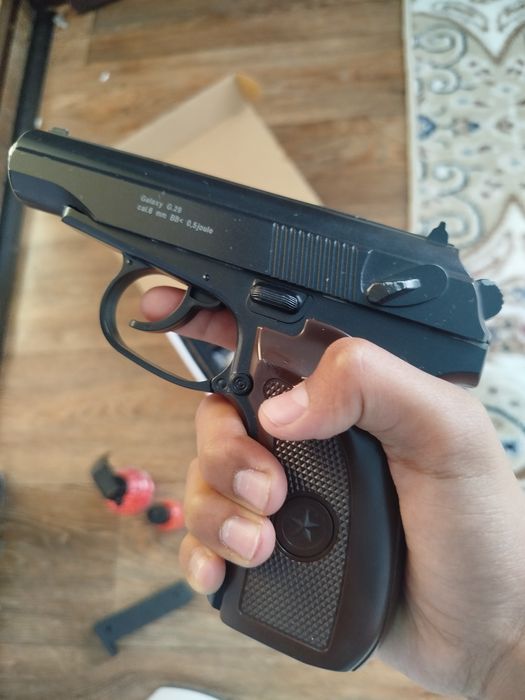 Игрушечный пистолет Макарова