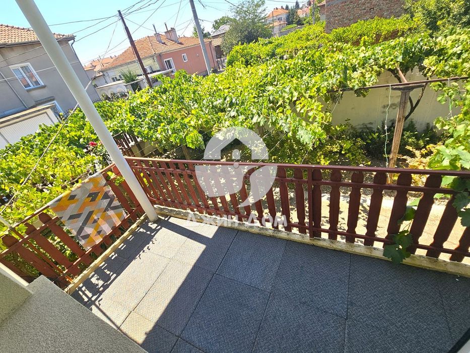 Продава се Къща в Камено - 188 кв.м за 1064 €/кв.м - Снимка #4