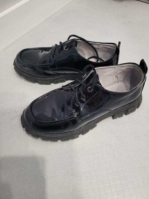 Школьные  туфли для девочки