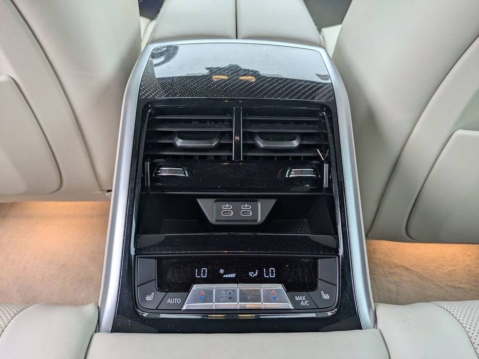 BMW M 850i 2025 год