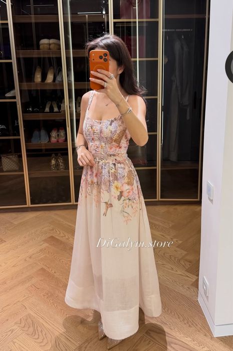 Продам платья женские