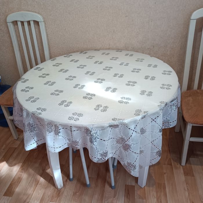 Продается кухонный круглый стол.