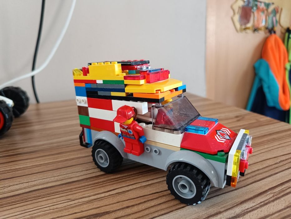 Vând mașinuțe lego fără cutie
