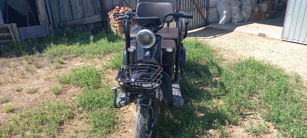 Трицикл электровелосипед