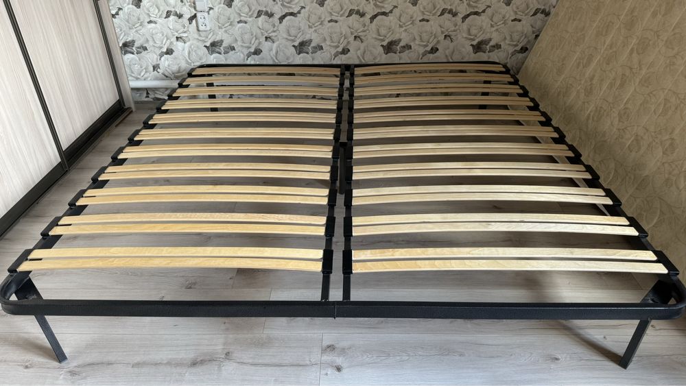 Двухспальная железная кровать