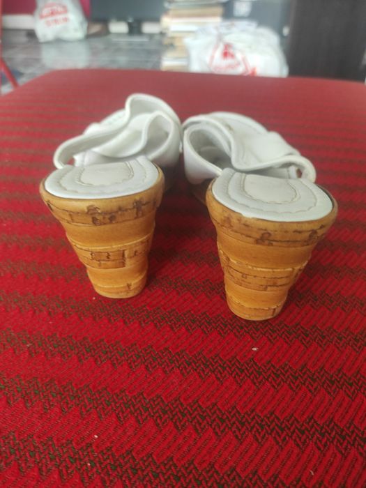 Sandale din piele pentru femei, numărul 36