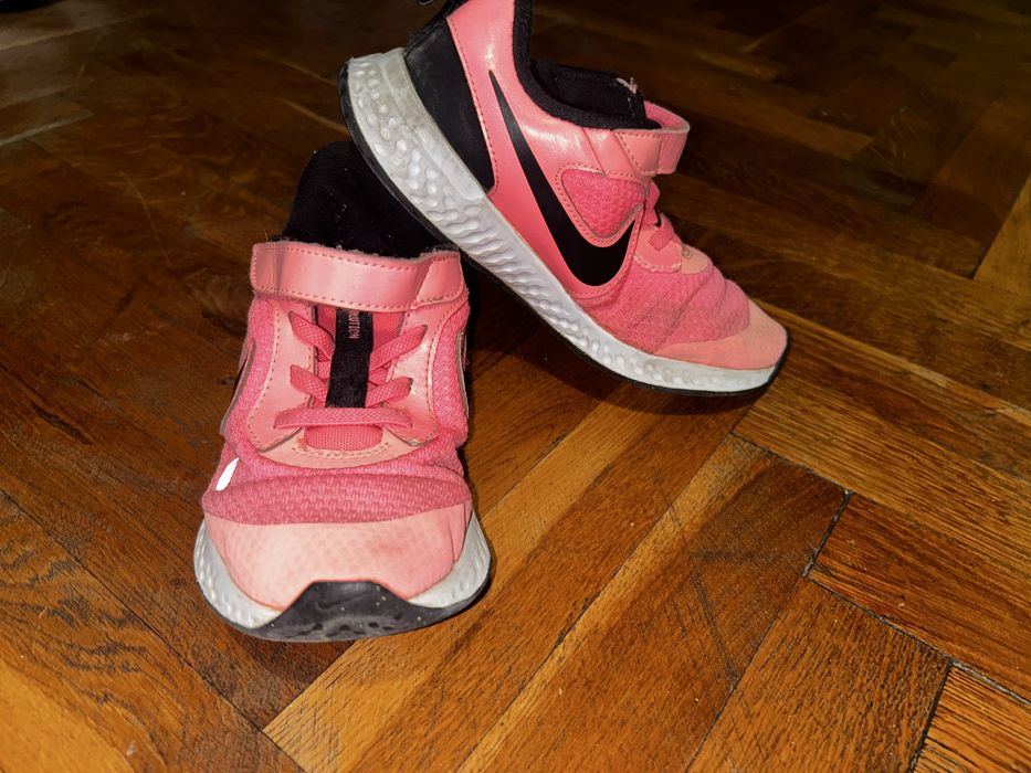 Обувки за деца оригинални на nike