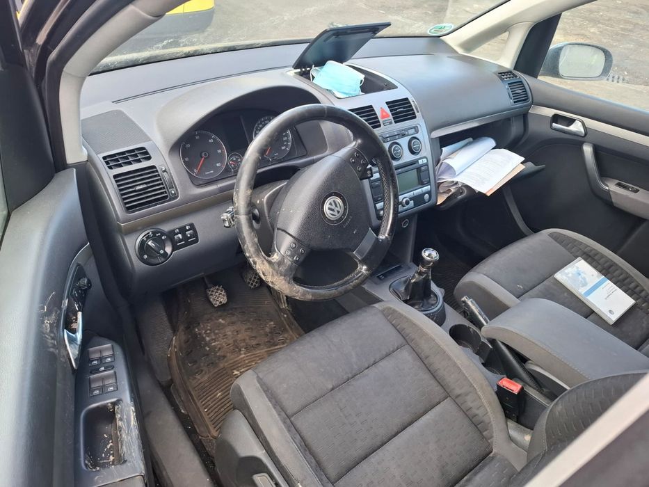 Dezmembrez Volkswagen Touran - 1 (facelift) (2006 - 2010), 1.9 tdi BLS, manual, BLS, JYK