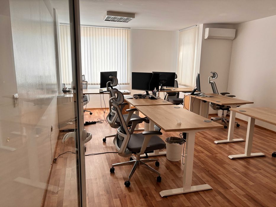 Офис под наем, център ЖП гара