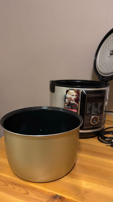 Мультиварка REDMOND RMC-M23 б/у