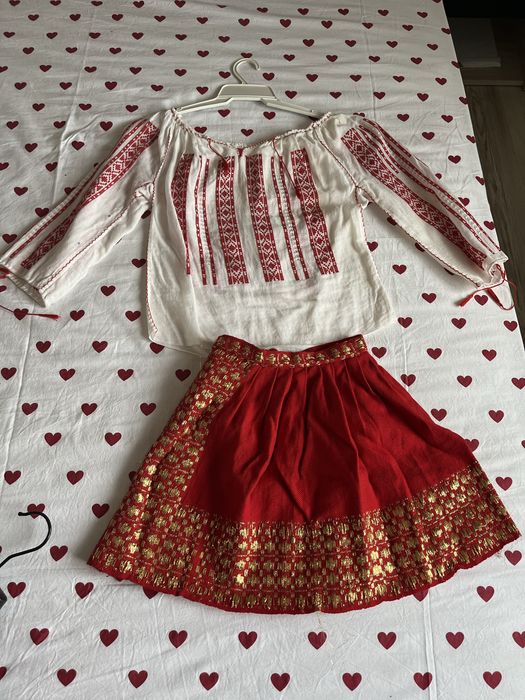 Ie si fuste de vanzard