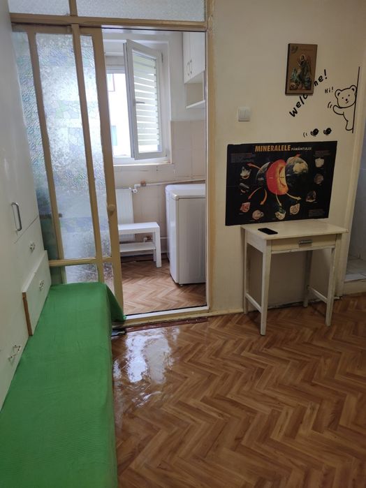 Închiriez garsonieră 200 euro