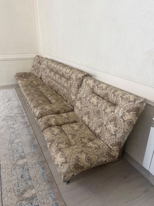 Диван сатылады  !!!