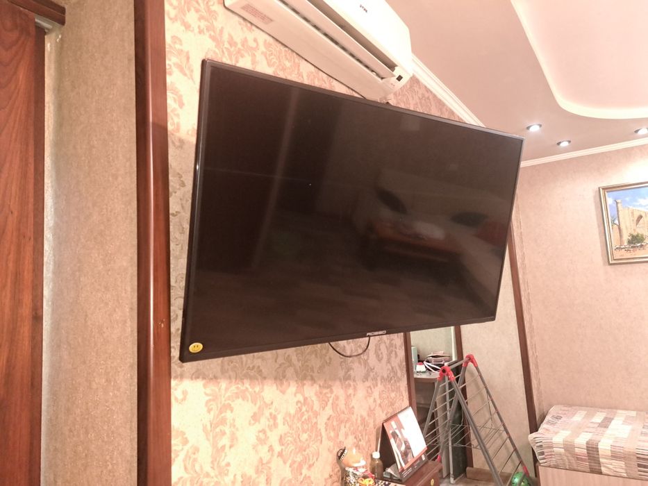 Продам телевизор Россо 43 диагональ