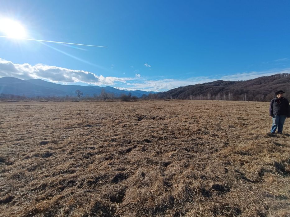 Teren de vânzare, Șinca Nouă jud Brașov,15000 mp. 2 euro,Teren situat la ieșire din Șinca Nouă,la 10 minute de manastire
