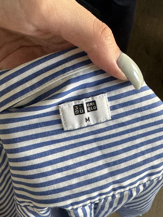 Риза Uniqlo M