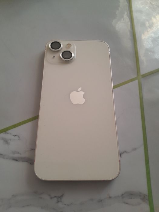 Айфон 13 в очень хорошем состояний