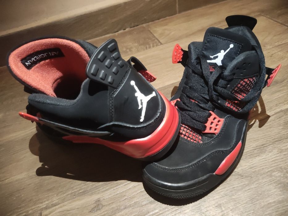 Air Jordan 4 Red Thunder (Оригинални) – 40 номер