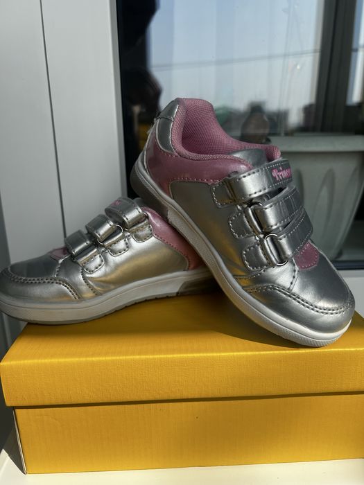 Ботиночки полусапожки ,кроссовки  для девочки