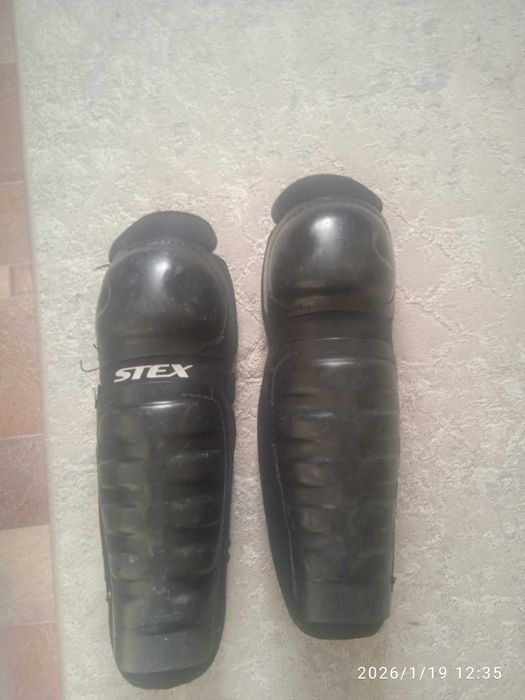 Продам. Щитки хоккейные