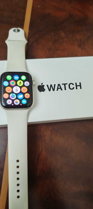 Apple watch se 44 mm Starlight