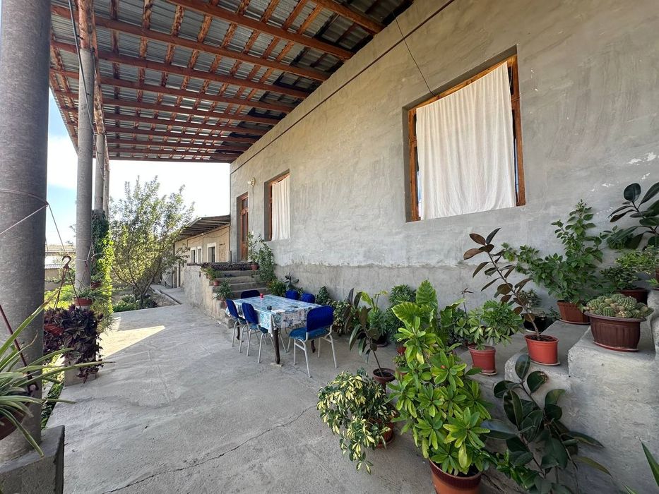 Assalomu alekum katta intifoqdan uy sotiladi