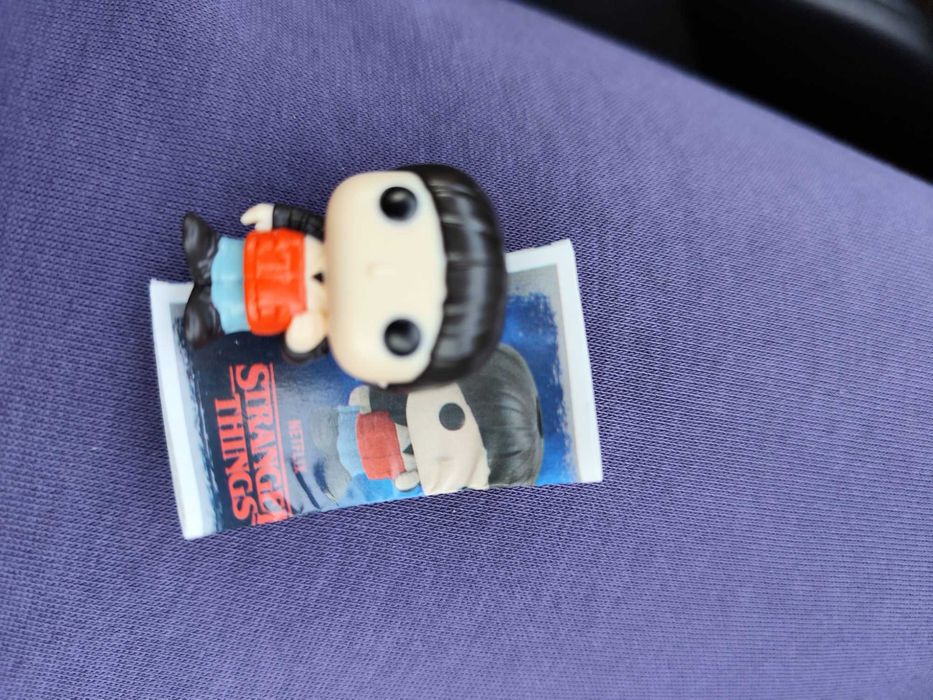 Stranger things kinder joy