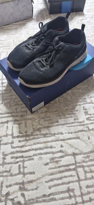 Кроссовки размер 46-47