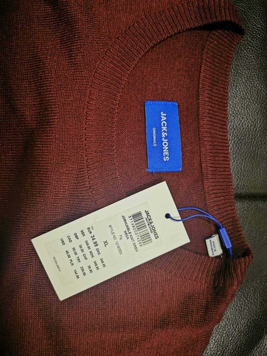 Продавам: Чисто нов коледен пуловер XL Jack & Jones