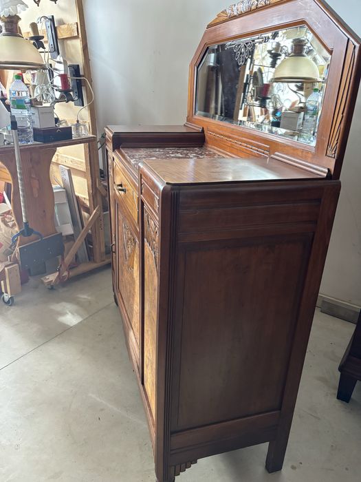 Шкаф с мрамор и огледало