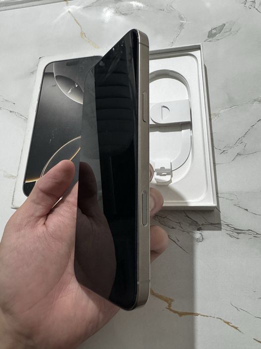 Продам Iphone 16 pro max 256 gb