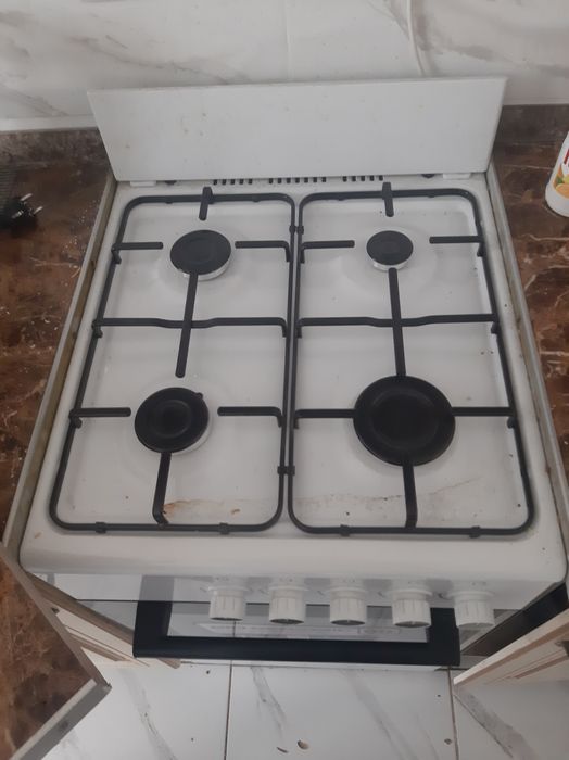 Продам газовую плиту