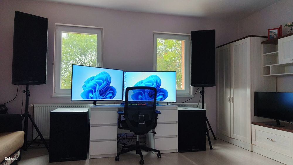 Vând 2 bași RCF 8003MK3.