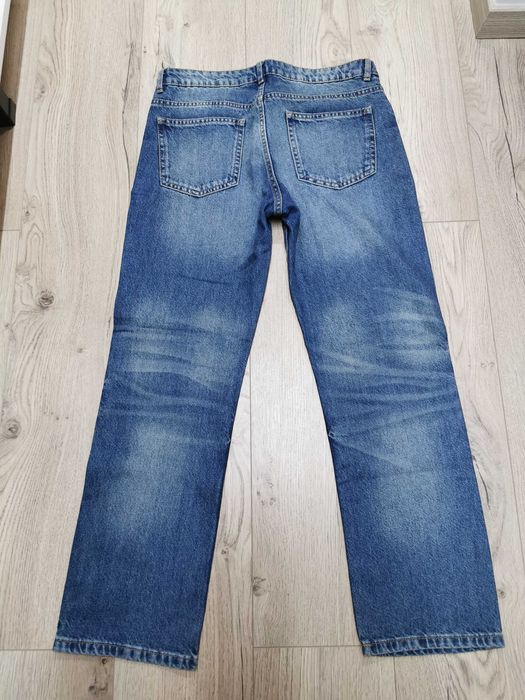 Blugi loose fit marca Bershka, mărime 36, colecția nouă