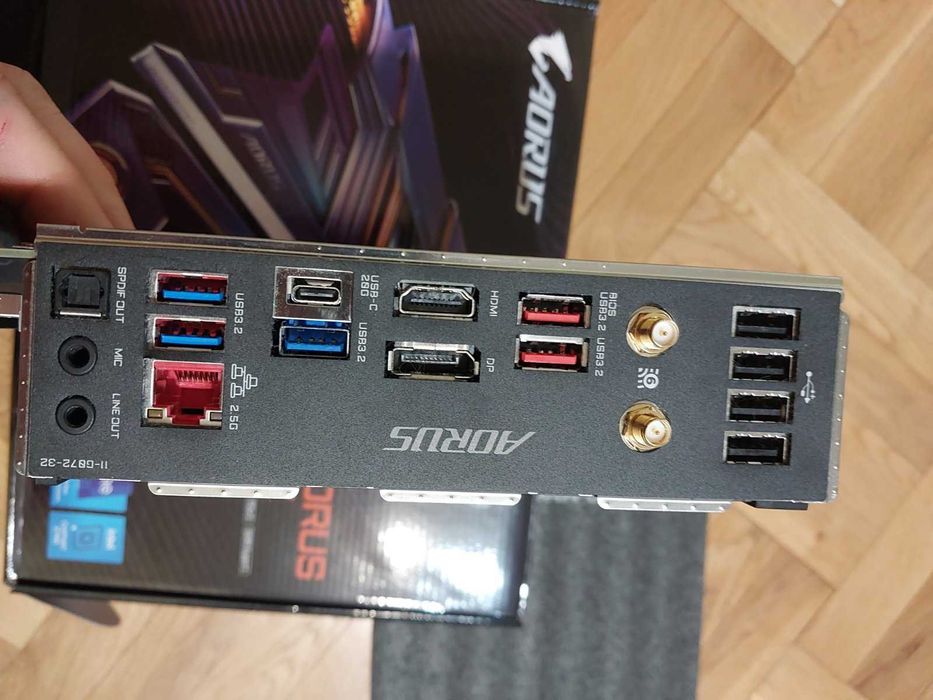 Intel Core i7 13700KF + Gigabyte Z790 Aorus Elite AX Wi-Fi DDR5