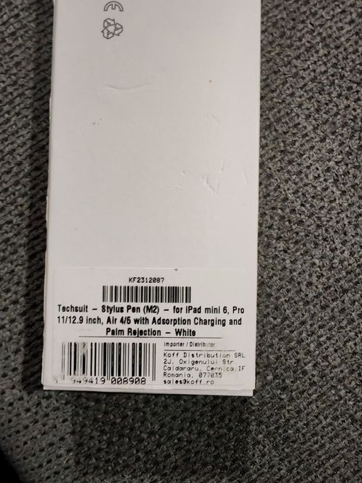 Tableta Lenovo cu tastatura Bluetooth