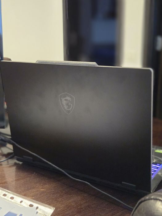 Vând laptop msi cyborg