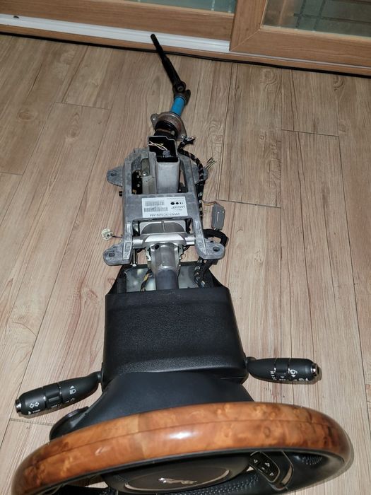 Продам руль от Jakuar xj 351