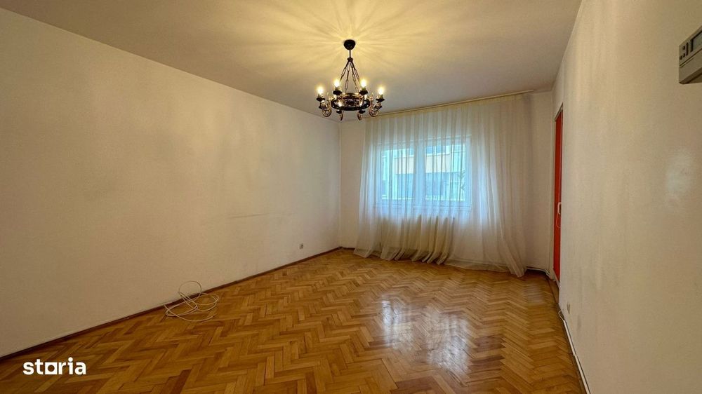 Apartament cu 3 camere de inchiriat