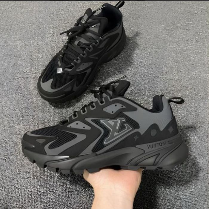 Louis Vuitton LV Runner Tatic Sneaker – Черни