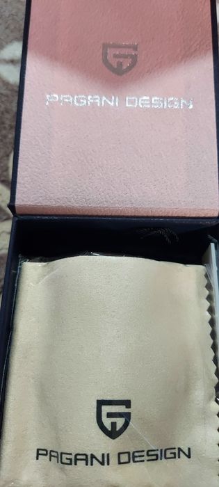 Само до Коледа. Часовник Pagani Design Black & White dial