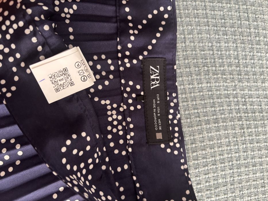 Сатенена плисирана пола Zara- midi