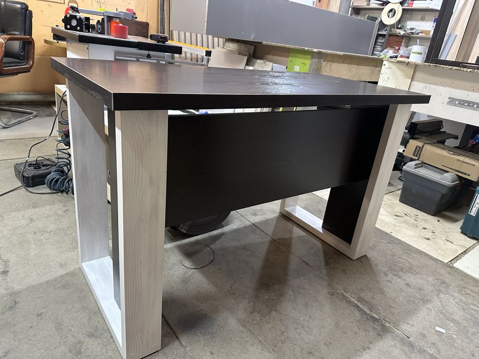 Столы рабочий компьютерный