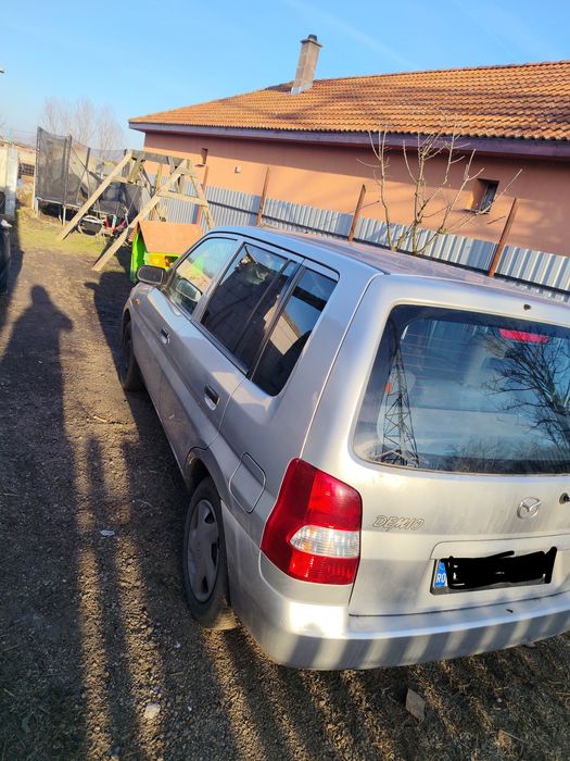 Vând Mazda2  benzina